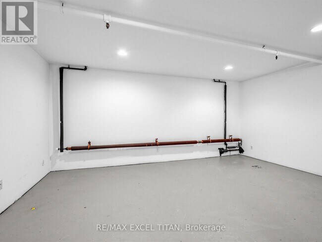 Photo - 221 Sterling Rd Unité 11