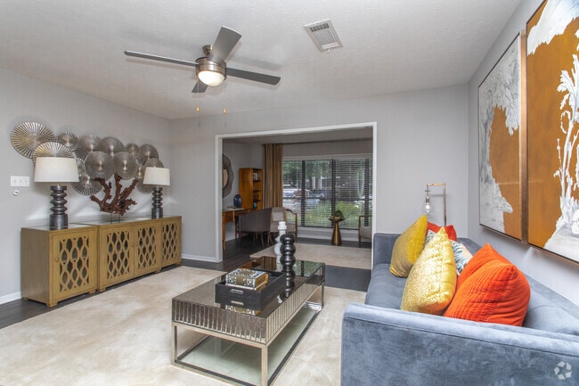 2BR, 2BA - 1210SF