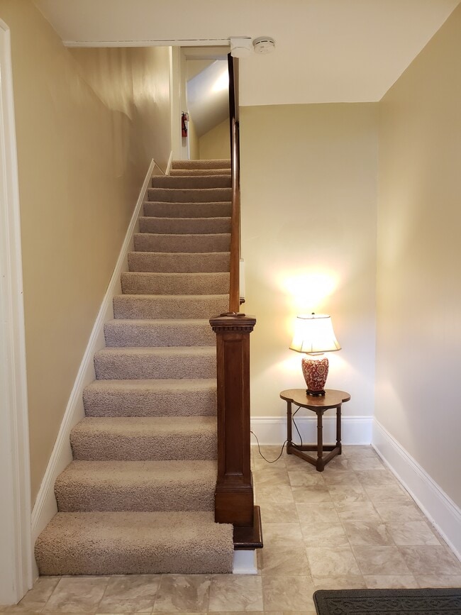 Front entrance - 454 W Wisconsin Ave Unit 2