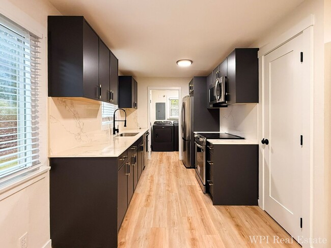 Photo - Cozy and Convenient 2bed/1bath house in th...