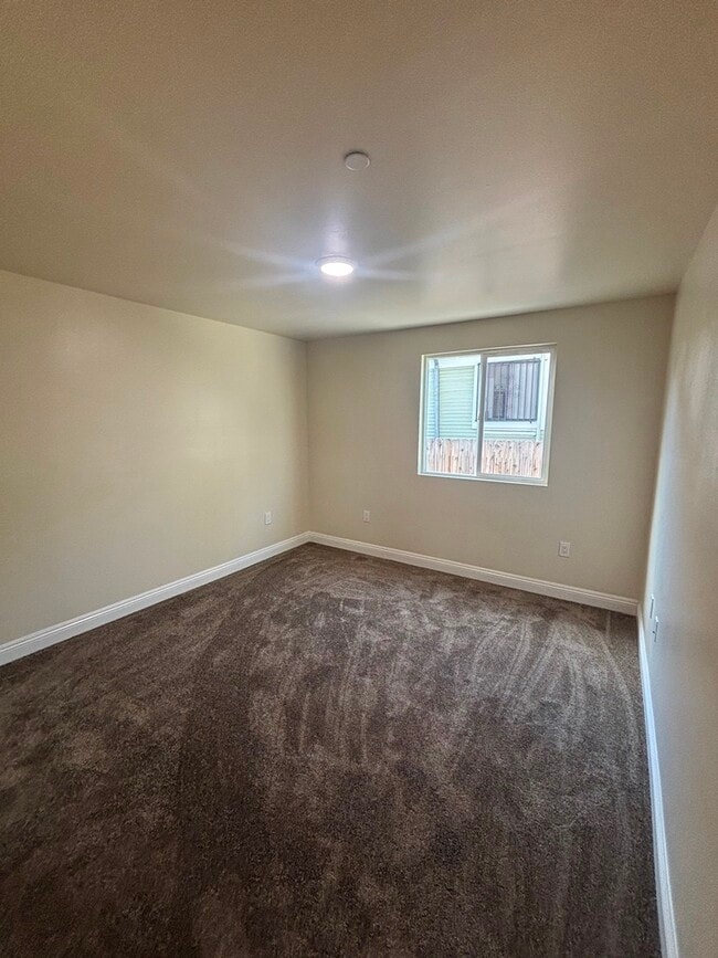 Photo - 122 E 24th St