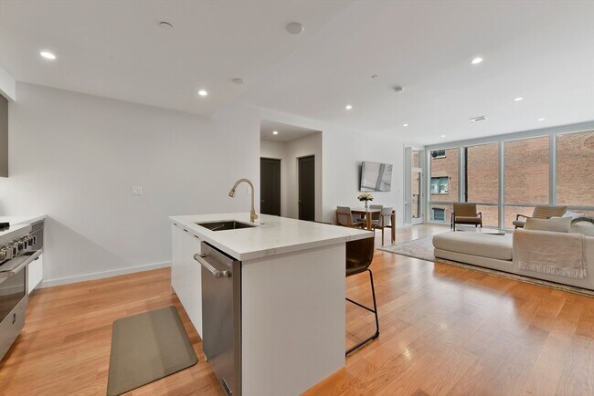 Photo - 531-533-533 E 2nd St Unit 201