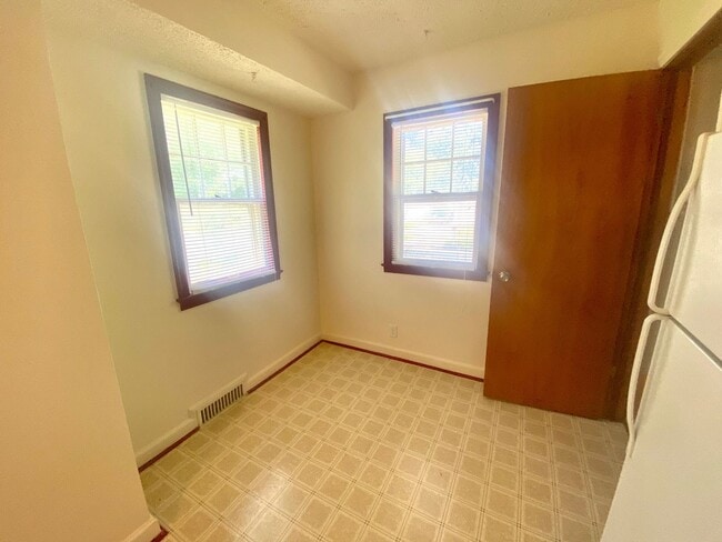 Photo - 2 Bedroom and 1 Bathroom house Available Now!