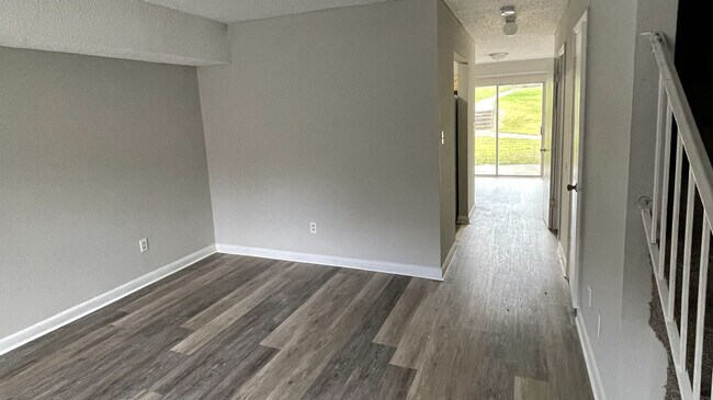 Carson Crest Apartments & Townhomes