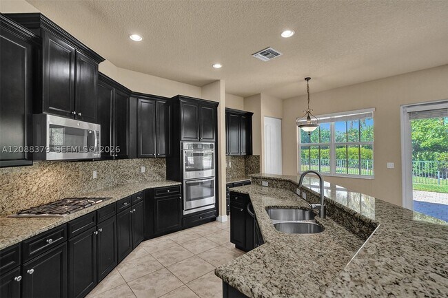 Photo - 10398 Waterside Ct