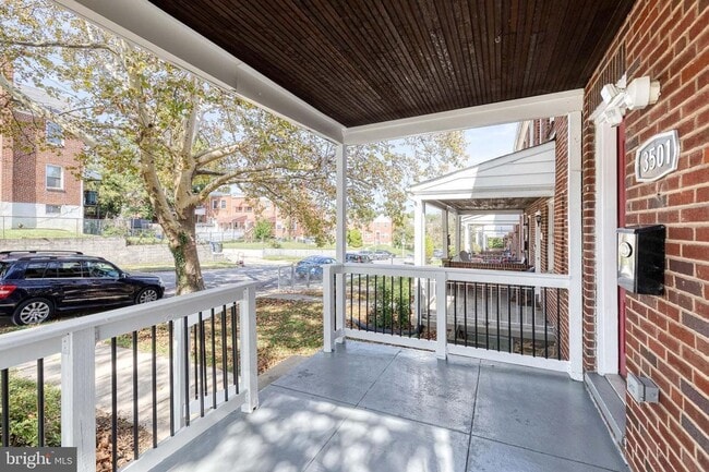 Photo - Welcome to this beautifully renovated 4bd 2bth end-of-group townhome in Baltimore!