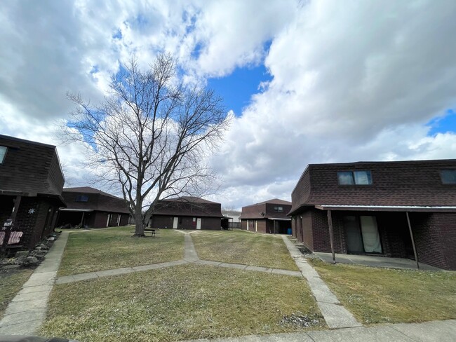 Photo - 166 Briarwood Dr Unit 213