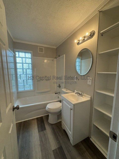Photo - 302 Cobb St