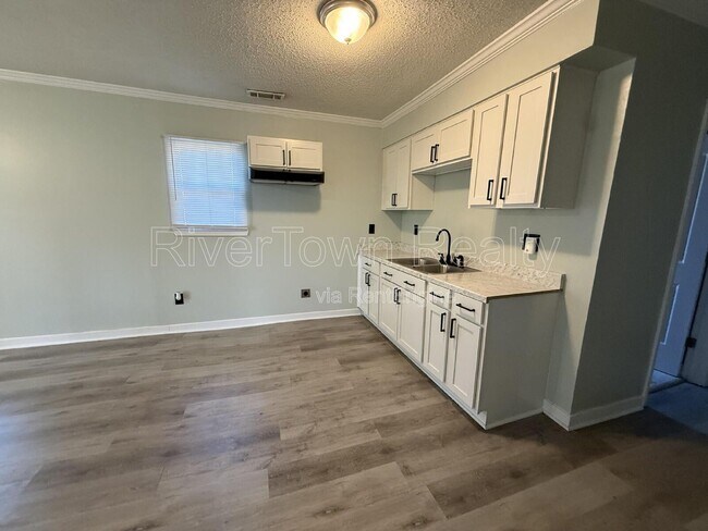 2250 Stovall Ave
