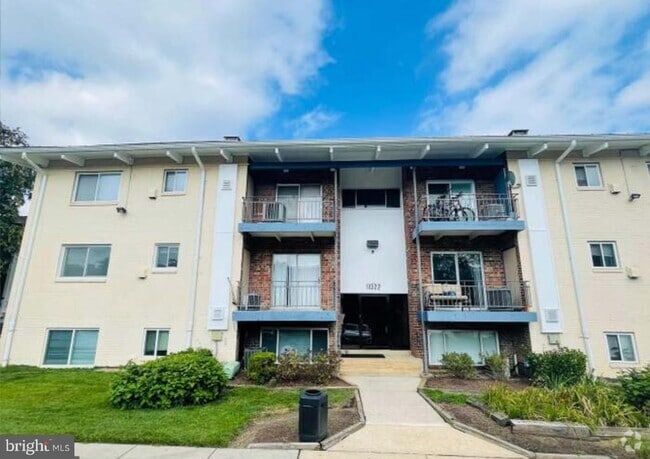 Building Photo - 11322 Cherry Hill Rd Unit 2-P10 Rental