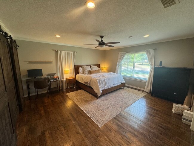 Photo - Beautifully Maintained Corner Lot Waco Home