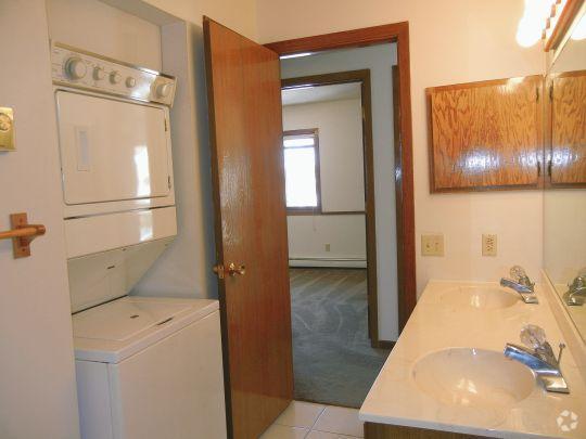 Baño - 727 Apartments