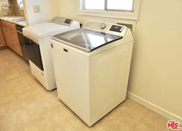 Photo - 210 S Spalding Dr