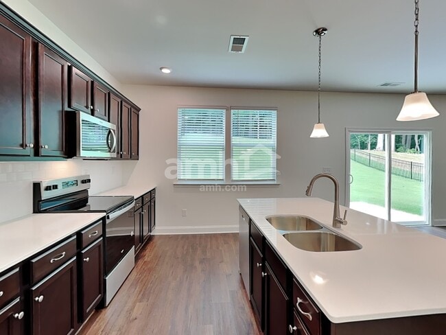 Photo - 639 Rivermist Dr