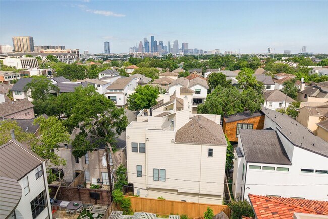 Building Photo - 1604 Driscoll St Rental