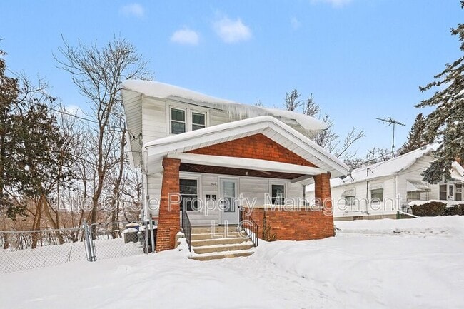 Photo - 507 Eastern Ave NE