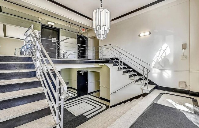 Photo - 1365 Kennedy St NW Unidad 2