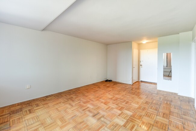 Photo - Spacious & Bright Junior 1 Bedroom at River Place East Unidad 525