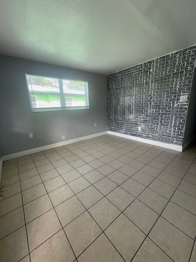311 Avanda Ct Unit Avanda 7