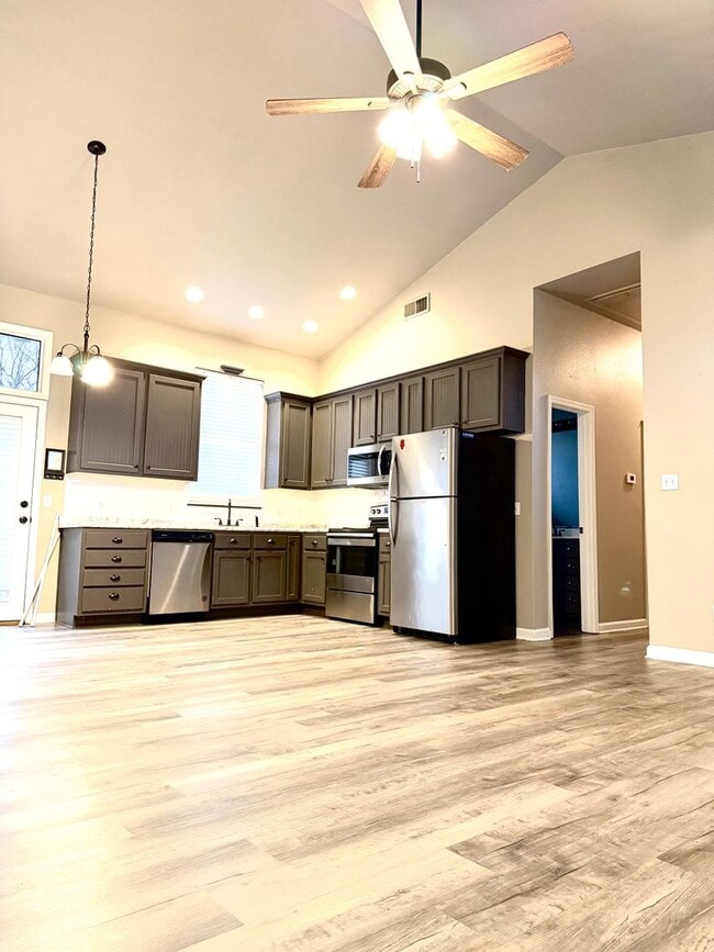 Photo - 3 Bed / 2 Bath in Jonesboro Available Now!