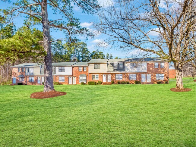 Photo - Country Club Apartments