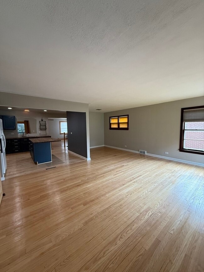 Photo - 479 N Elm Ave