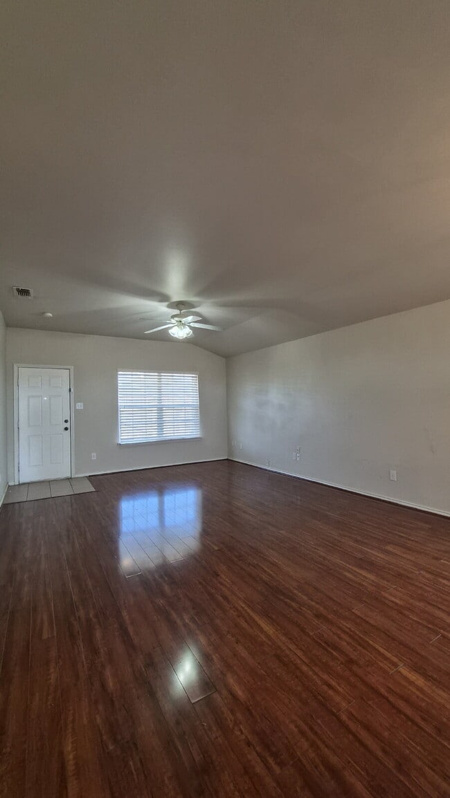 Photo - 6546 94th St