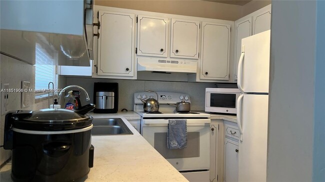 Photo - 941 Crystal Lake Dr Unit 208