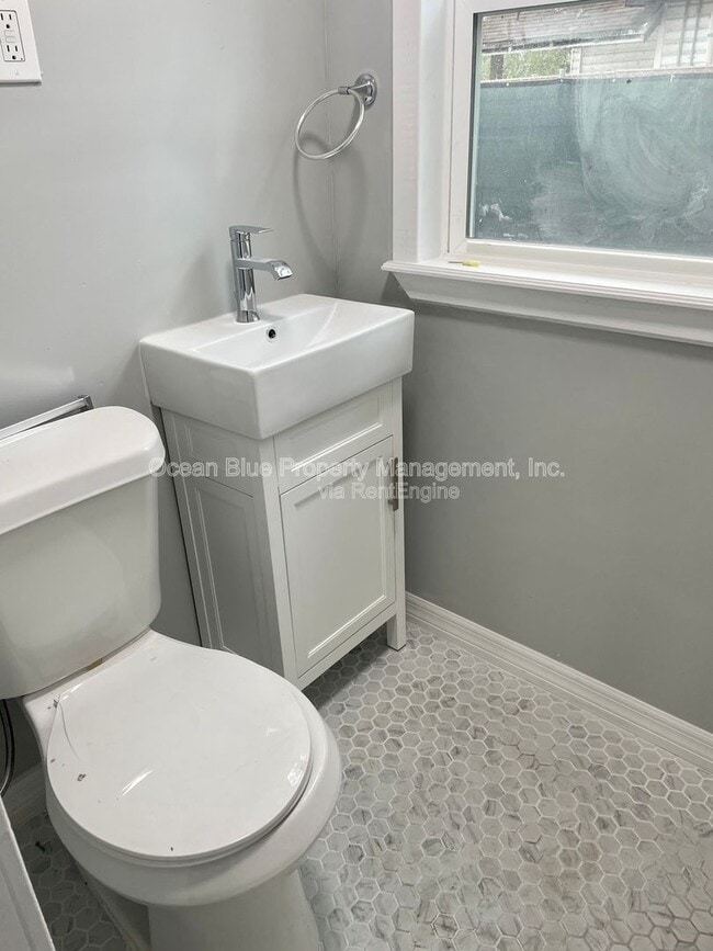 Photo - 2010 E Waters Ave