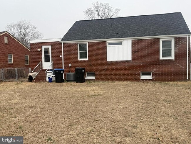 Photo - 312 Woodford St