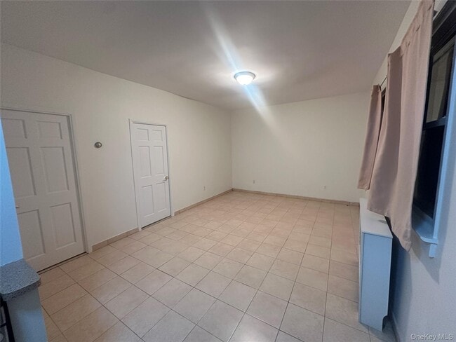 Photo - 32-27 42nd St