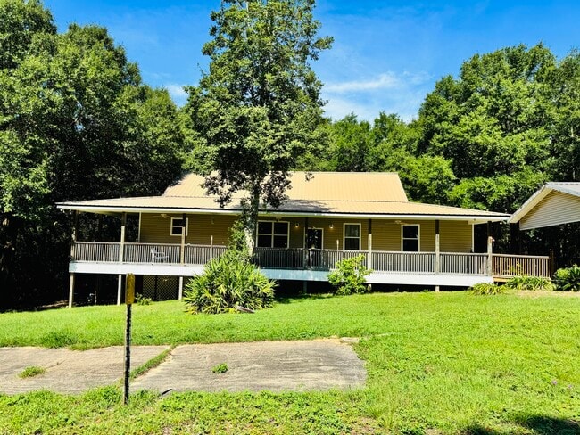 Building Photo - 480 Country Club Dr