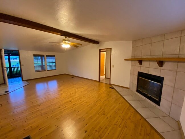 Photo - 3 Bedroom, 2 Bath home just outside of Liv...