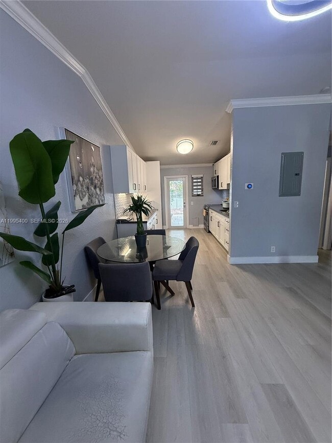 Photo - 328 NW 47th St