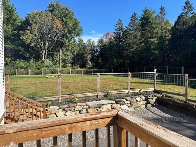 83 Foley Rd