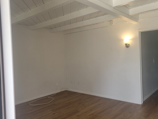 Photo - 4030 Ingraham St Unit B
