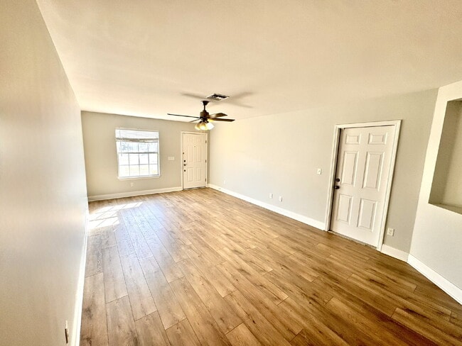 Photo - "Charming 2-Bed Oasis with 2 Full Baths in Prime Lynn Haven Location near Mosley High School"