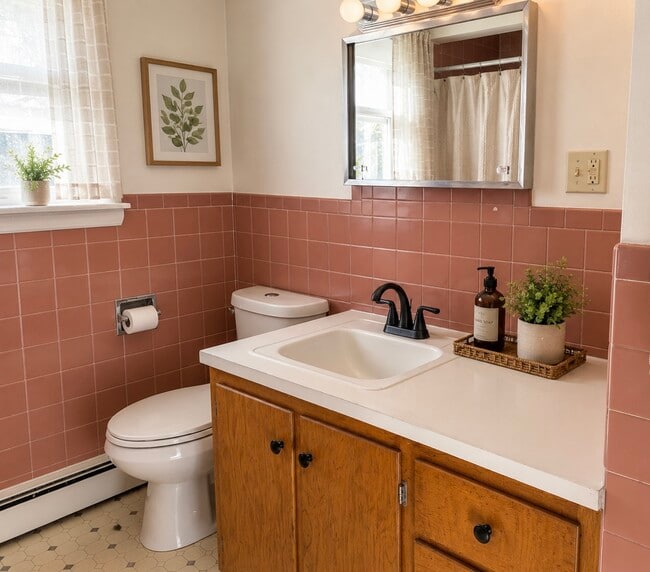 Photo - 1 N Main St Unit 3