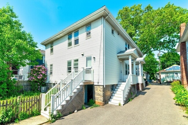 Photo - 135 Safford St Unit 1