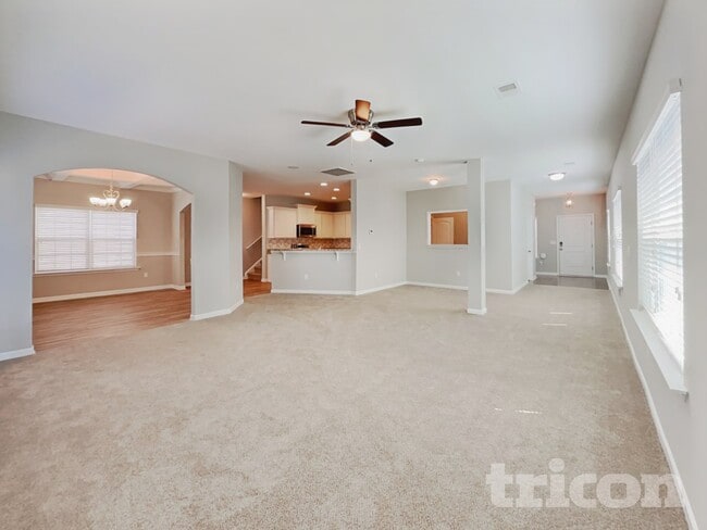 Photo - 162 Eventine Way