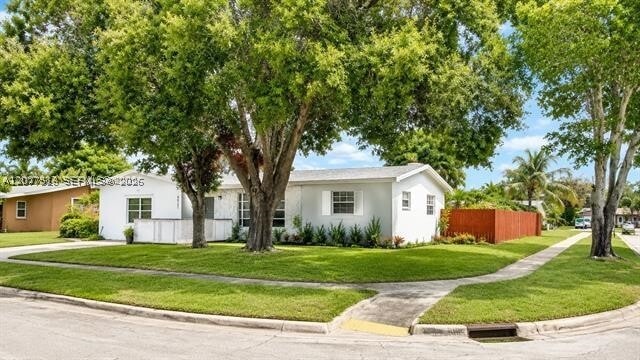 Building Photo - 6921 NW 5th Pl