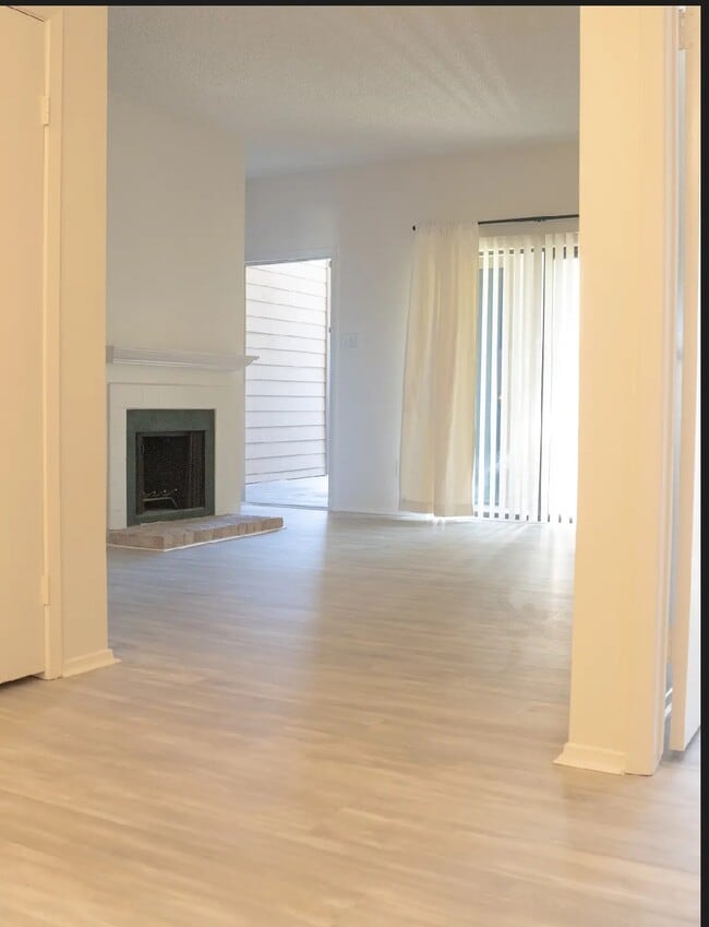 Photo - 7031 N Holiday Dr Unit True