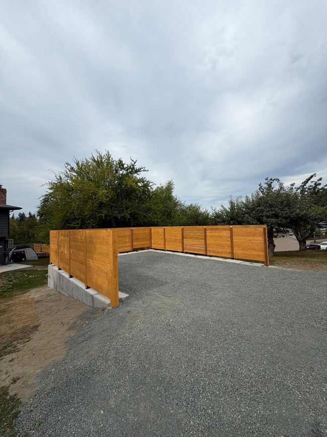 Photo - 929 Eckard Pl