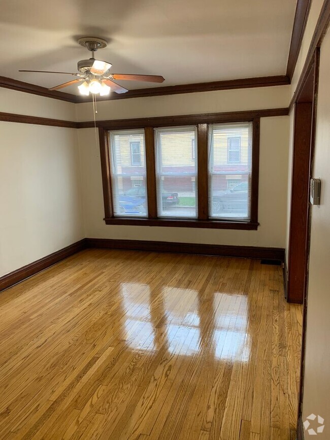 Building Photo - 4024 W Cortland St Unit 1 Rental