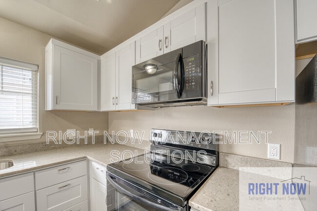 Photo - 2318 S Shoshone St