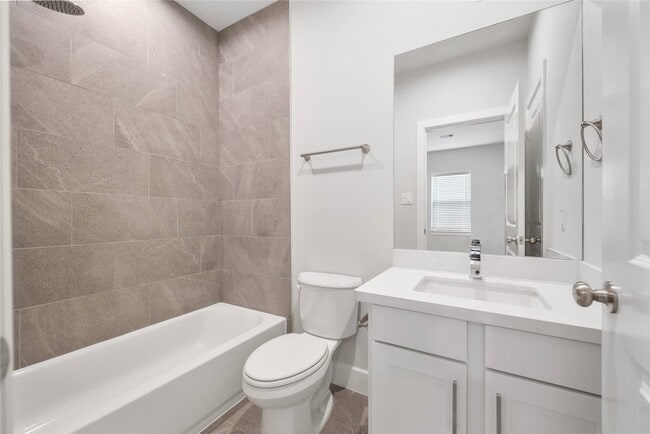 Photo - 3037 Hicks St