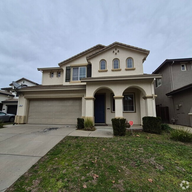 Building Photo - Lovely 4 bedroom, 2.5 bath home in North N...