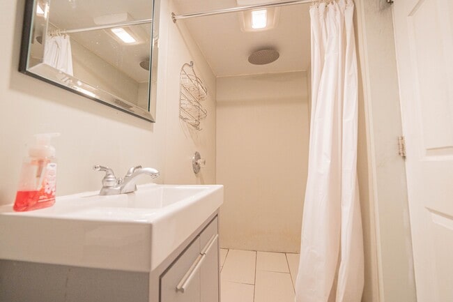 Photo - 371 Ambrose St