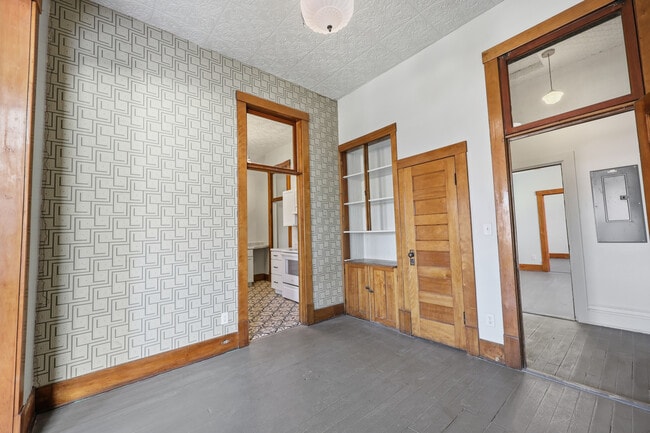 Dining Room - 217 N Sibley Ave Unit 1