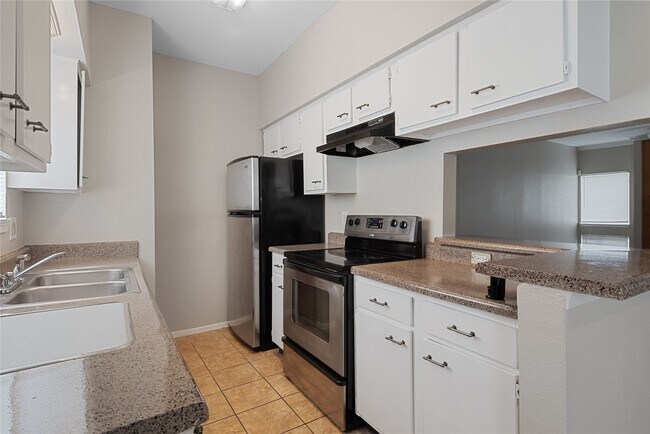 Photo - 11211 Pembridge Dr Unit 1658